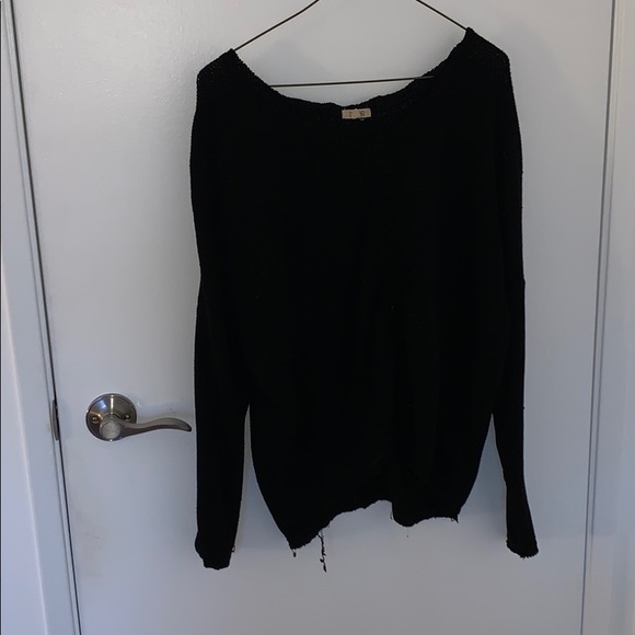 Black sweater - Picture 1 of 3